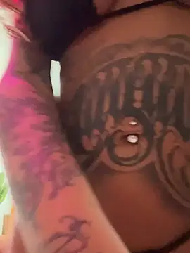 Snapshot of sereiaruiva99 chatting on 02/16/26, 09:45 sereiaruiva99 online show from 02/16/26, 09:45