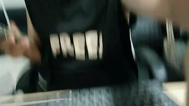 bigbb101011 online show from 10/18/25, 04:20