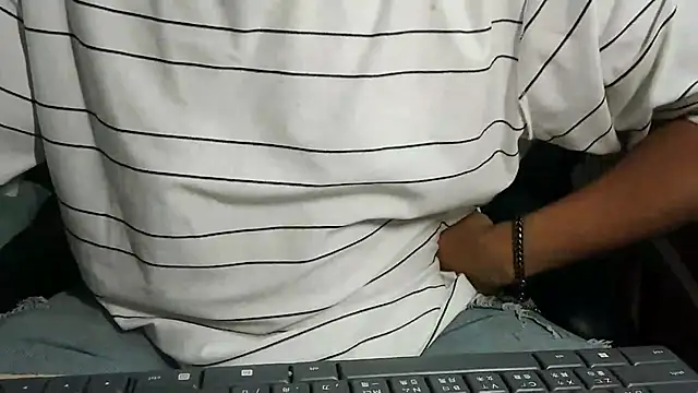 bigbb101011 online show from 11/11/25, 01:50