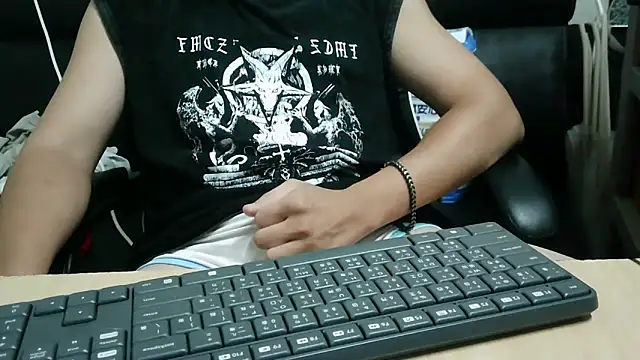 bigbb101011 online show from 11/01/25, 01:27