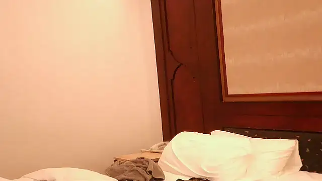 bigbb101011 online show from 09/28/25, 01:51