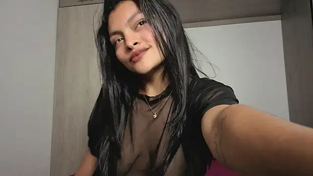 Snapshot of Candela___ chatting on 04/21/26, 03:35 Candela online show from 04/21/26, 03:35