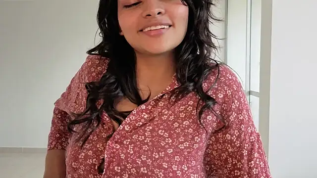 Candela    online show from 10/03/25, 07:59