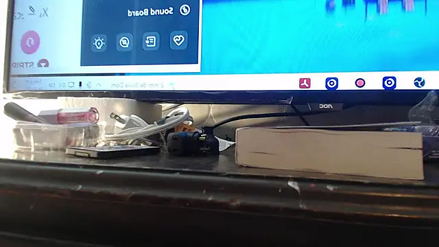 lola foox online show from 10/24/25, 10:47