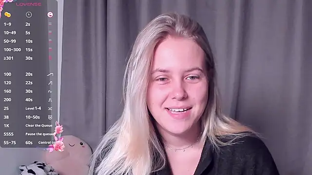 Snapshot of AngelAnty chatting on 09/20/25, 03:06 AngelAnty online show from 09/20/25, 03:06