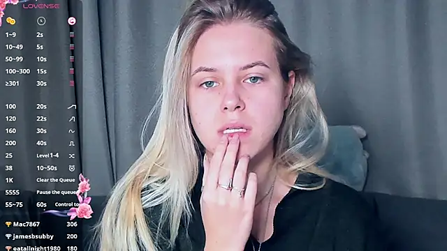 AngelAnty online show from 11/17/25, 01:04