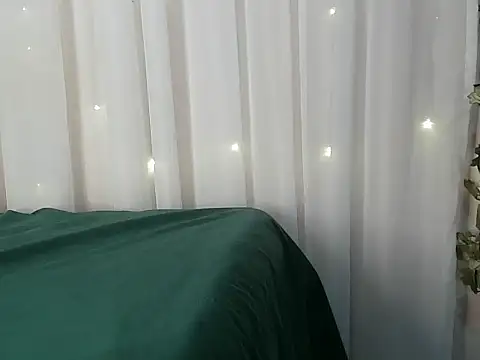 angelainparis28 online show from 12/04/25, 05:06