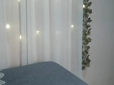 angelainparis28 online show from 11/15/25, 05:00