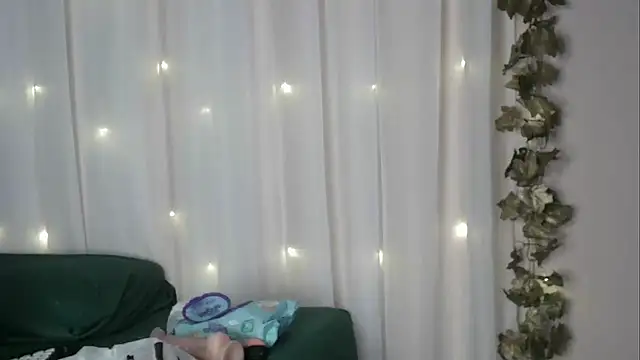 angelainparis28 online show from 10/02/25, 05:44
