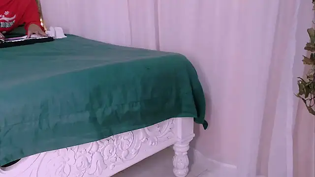 angelainparis28 online show from 12/19/25, 05:21