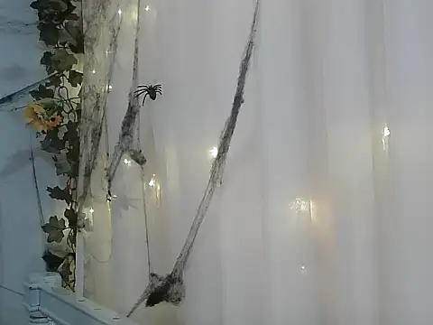 angelainparis28 online show from 10/27/25, 06:03