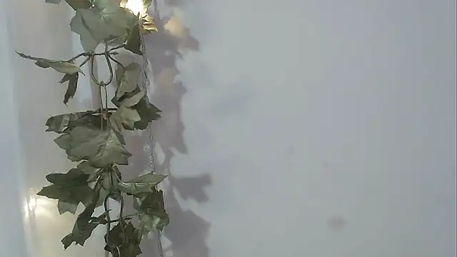 angelainparis28 online show from 10/12/25, 04:58