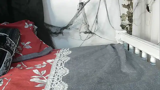 angelainparis28 online show from 10/24/25, 01:04