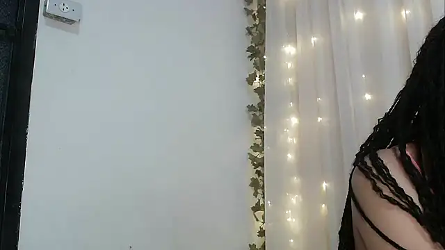 angelainparis28 online show from 10/01/25, 07:35