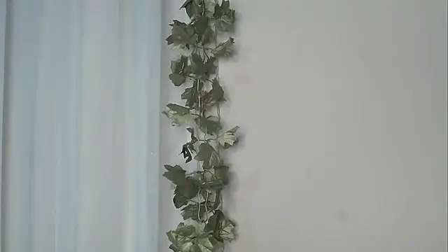 angelainparis28 online show from 11/12/25, 07:18