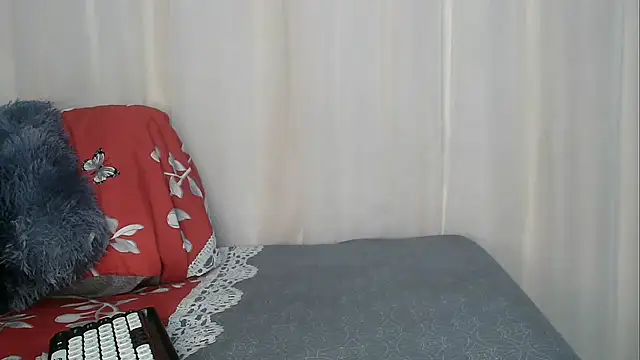 angelainparis28 online show from 11/07/25, 07:02