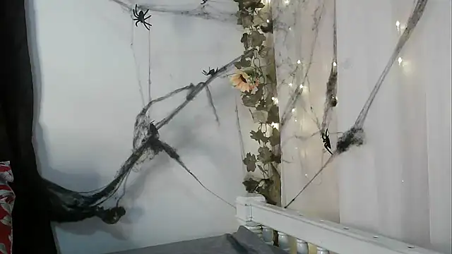 angelainparis28 online show from 10/25/25, 04:55