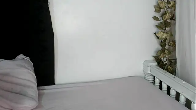 angelainparis28 online show from 09/20/25, 06:29