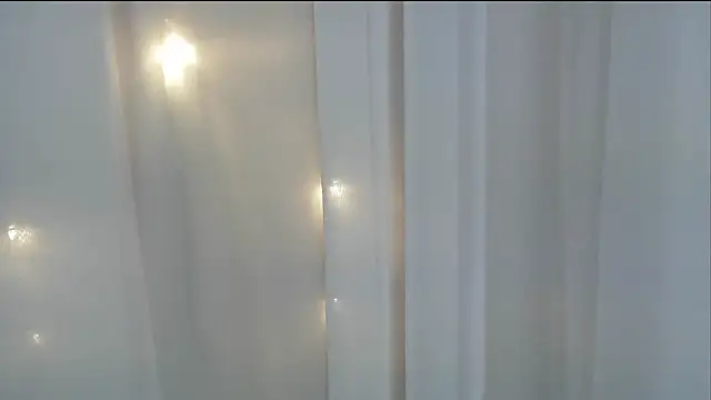 angelainparis28 online show from 09/15/25, 06:47