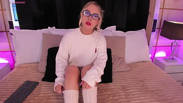 GretaVelvet online show from 12/04/25, 07:35