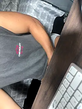 Snapshot of drigoprivaa chatting on 12/14/25, 02:51 drigoprivaa online show from 12/14/25, 02:51