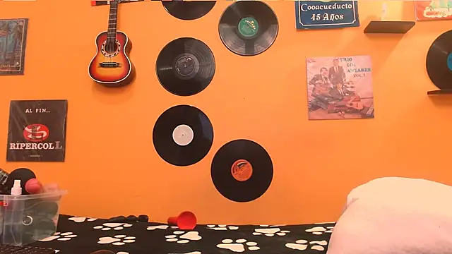 Snapshot of meisevil77 chatting on 11/25/25, 01:50 meisevil77 online show from 11/25/25, 01:50