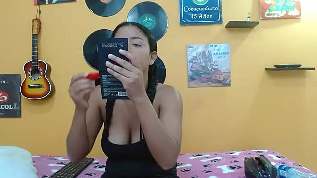 Snapshot of meisevil77 chatting on 09/17/25, 03:08 meisevil77 online show from 09/17/25, 03:08