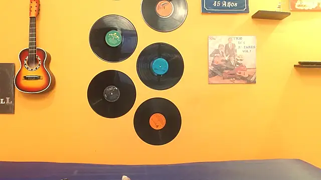 Snapshot of meisevil77 chatting on 09/15/25, 02:56 meisevil77 online show from 09/15/25, 02:56