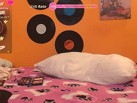 Snapshot of meisevil77 chatting on 10/28/25, 02:01 meisevil77 online show from 10/28/25, 02:01