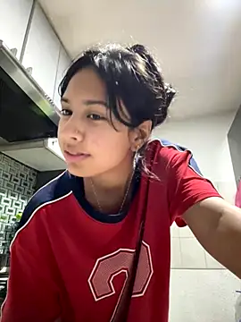 lynn9000 online show from 10/27/25, 03:29