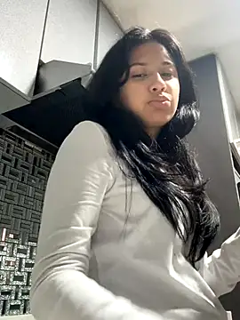 lynn9000 online show from 10/04/25, 06:59