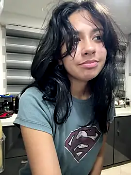 lynn9000 online show from 11/15/25, 05:33