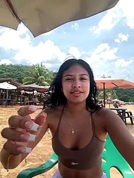 lynn9000 online show from 09/18/25, 04:43