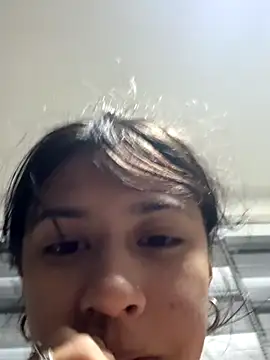 lynn9000 online show from 10/17/25, 05:55