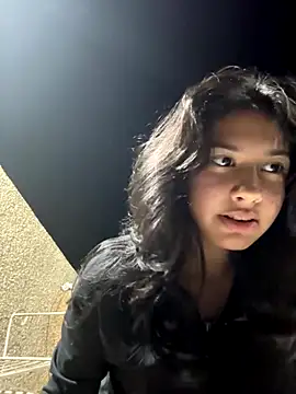 lynn9000 online show from 10/19/25, 07:22