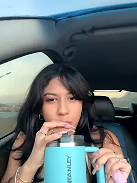 lynn9000 online show from 11/15/25, 09:41