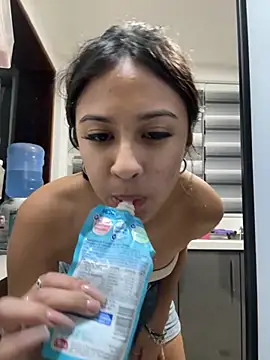 lynn9000 online show from 11/10/25, 06:40