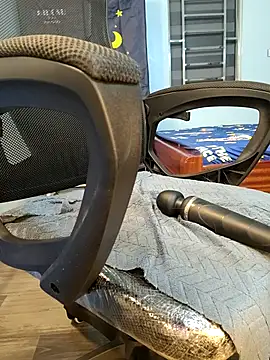 Bee sweet online show from 12/14/25, 10:43