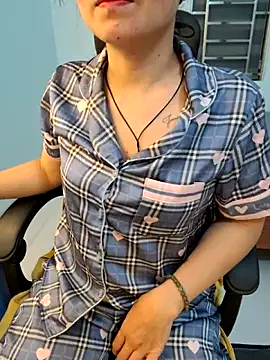 Bee sweet online show from 11/06/25, 03:16