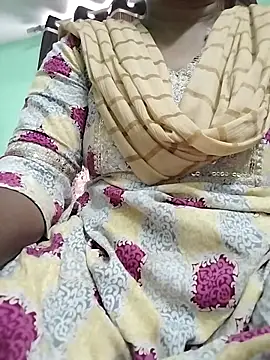 Snapshot of Monika_Telugu_Girl chatting on 09/19/25, 03:54 Monika Telugu Girl online show from 09/19/25, 03:54