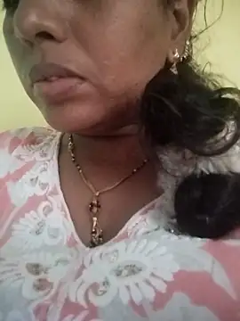 Snapshot of Monika_Telugu_Girl chatting on 10/24/25, 11:53 Monika Telugu Girl online show from 10/24/25, 11:53