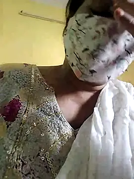 Snapshot of Monika_Telugu_Girl chatting on 12/14/25, 08:09 Monika Telugu Girl online show from 12/14/25, 08:09