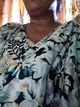 Snapshot of Monika_Telugu_Girl chatting on 12/18/25, 09:47 Monika Telugu Girl online show from 12/18/25, 09:47