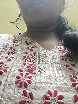 Snapshot of Monika_Telugu_Girl chatting on 10/15/25, 04:37 Monika Telugu Girl online show from 10/15/25, 04:37