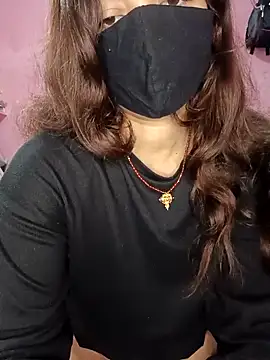 Snapshot of hiddennisha chatting on 02/01/26, 01:37 hiddennisha online show from 02/01/26, 01:37