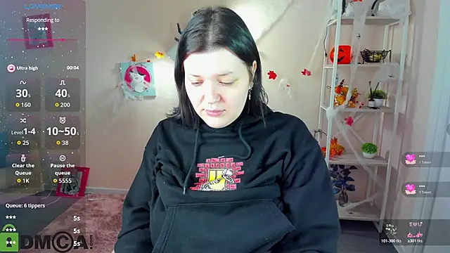 Michele Greenn online show from 11/01/25, 01:12