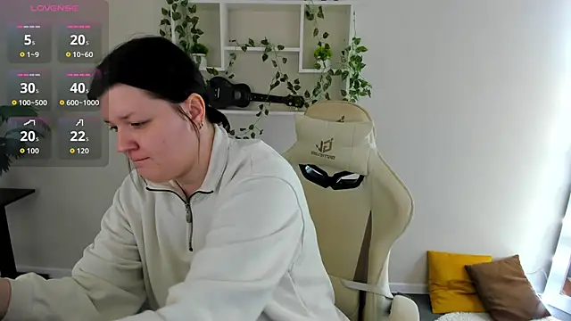 Michele Greenn online show from 11/14/25, 01:20