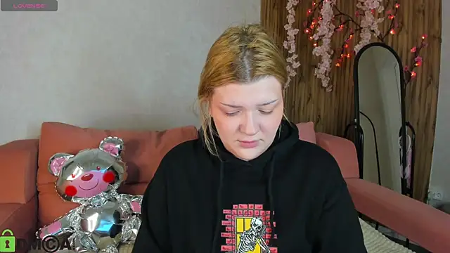 Michele Greenn online show from 03/27/26, 01:14