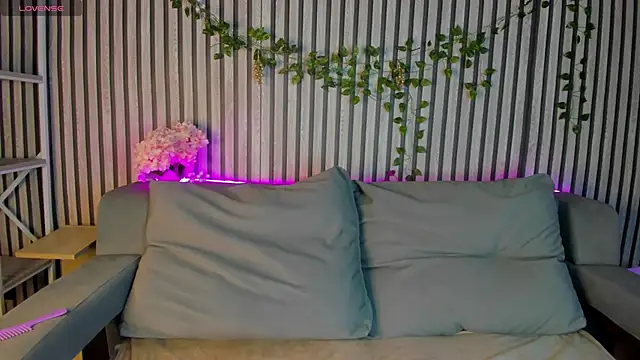 Michele Greenn online show from 02/02/26, 01:04