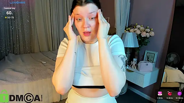 Michele Greenn online show from 10/25/25, 01:27